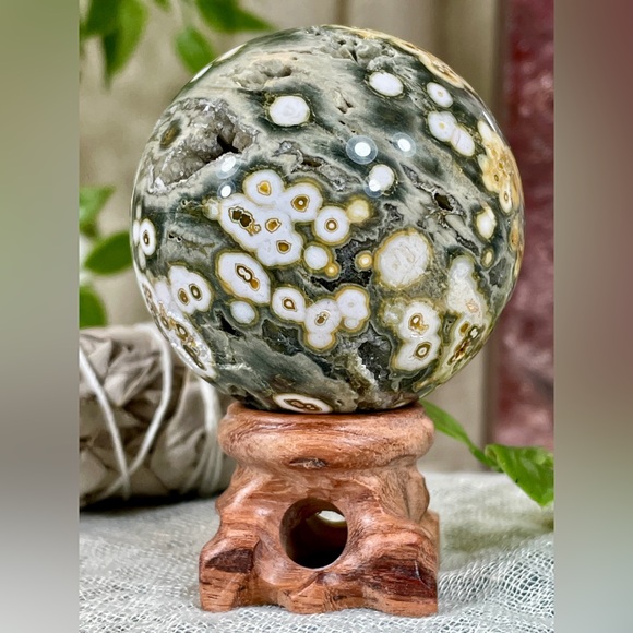 2226 RARE 8th Vein Ocean Jasper Crystal Sphere - Picture 3 of 14